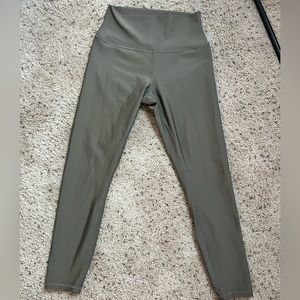 Alo Airbrush 7/8 Legging - Size M